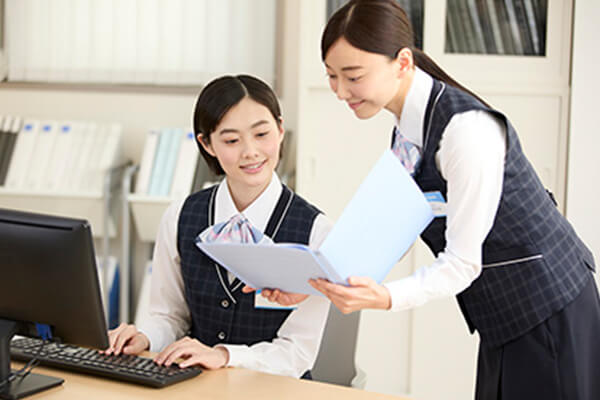 医療事務の資格は必須ではないけれど、資格があればなにかと有利!